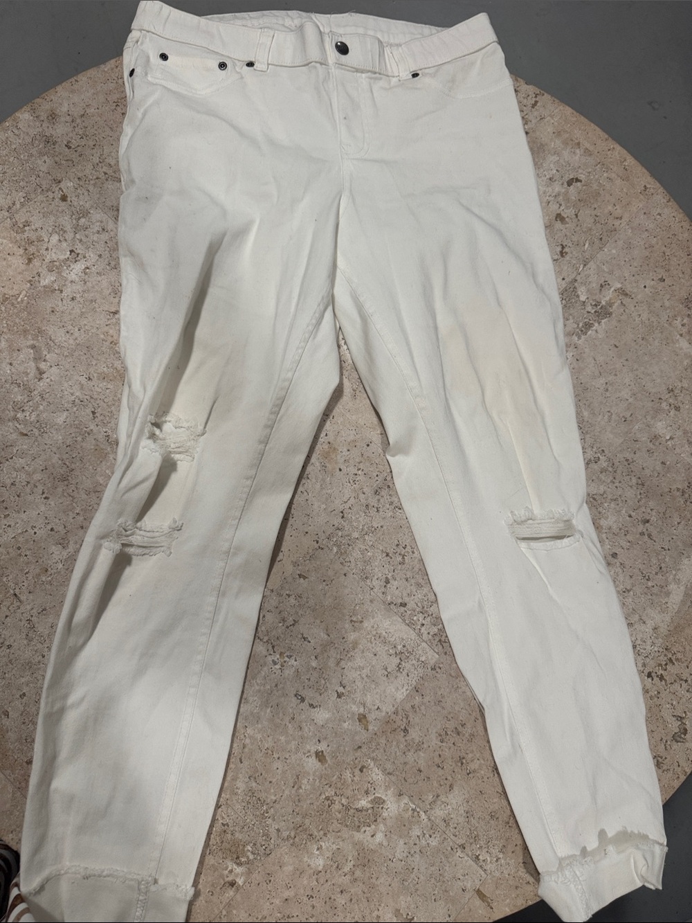 HUE White Distressed Ankle Cropped Jeans